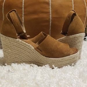 UNIVERSAL THREADS COMPANY ESPADRILLE PLATFORM, 6/2